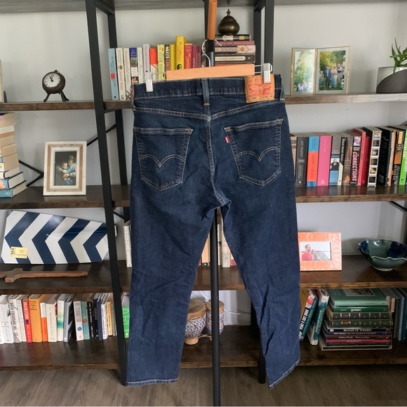 Levi’s • men’s 541 jeans in indigo - Picture 4 of 5